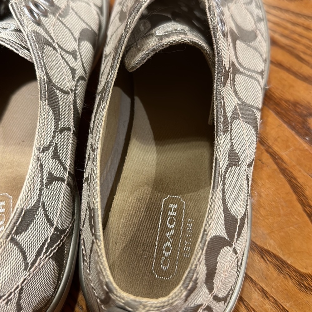 Coach Flats - Picture 4 of 7